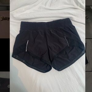 LULULEMON BLACK RUNNER SHORTS🏃🏽